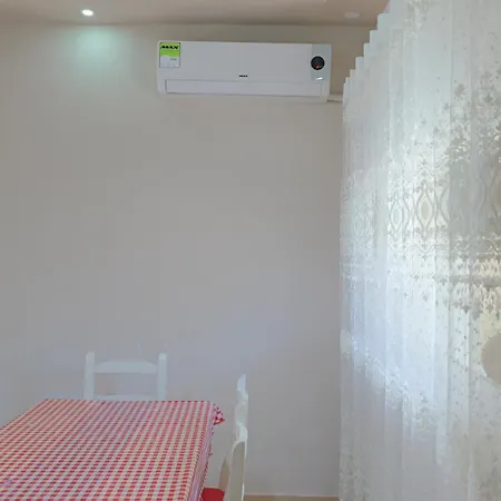 Dana Apartment Sarande